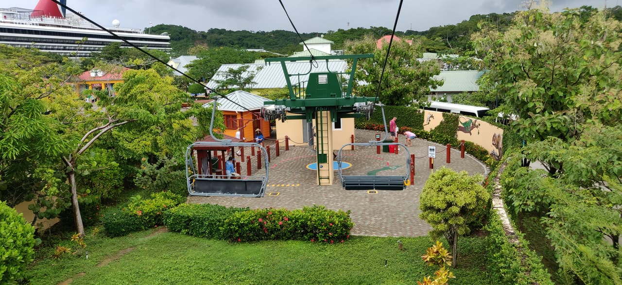 Mahogany Bay Cruise Terminal, Coxen Hole, Honduras - Instalaciones del puerto